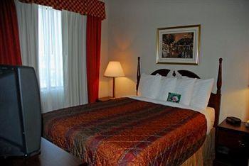 Chisholm Suite Hotel Duncan Kültér fotó