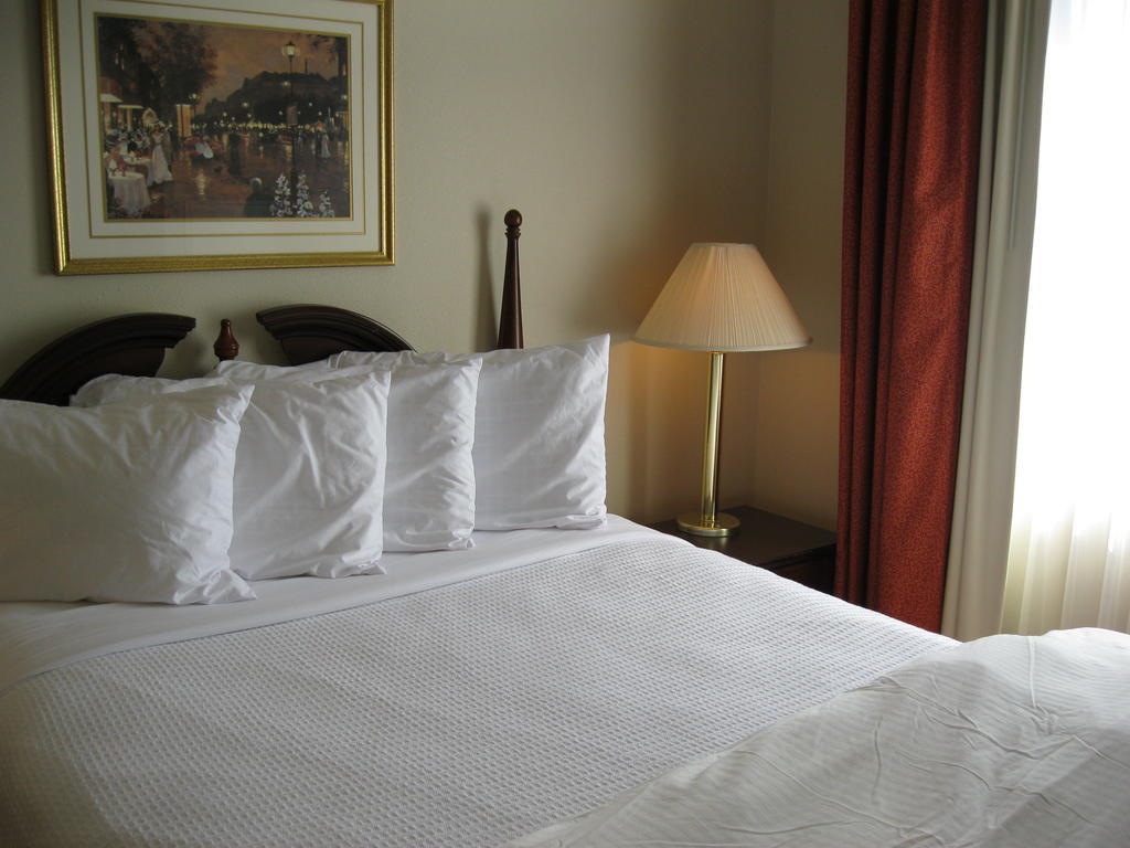 Chisholm Suite Hotel Duncan Szoba fotó